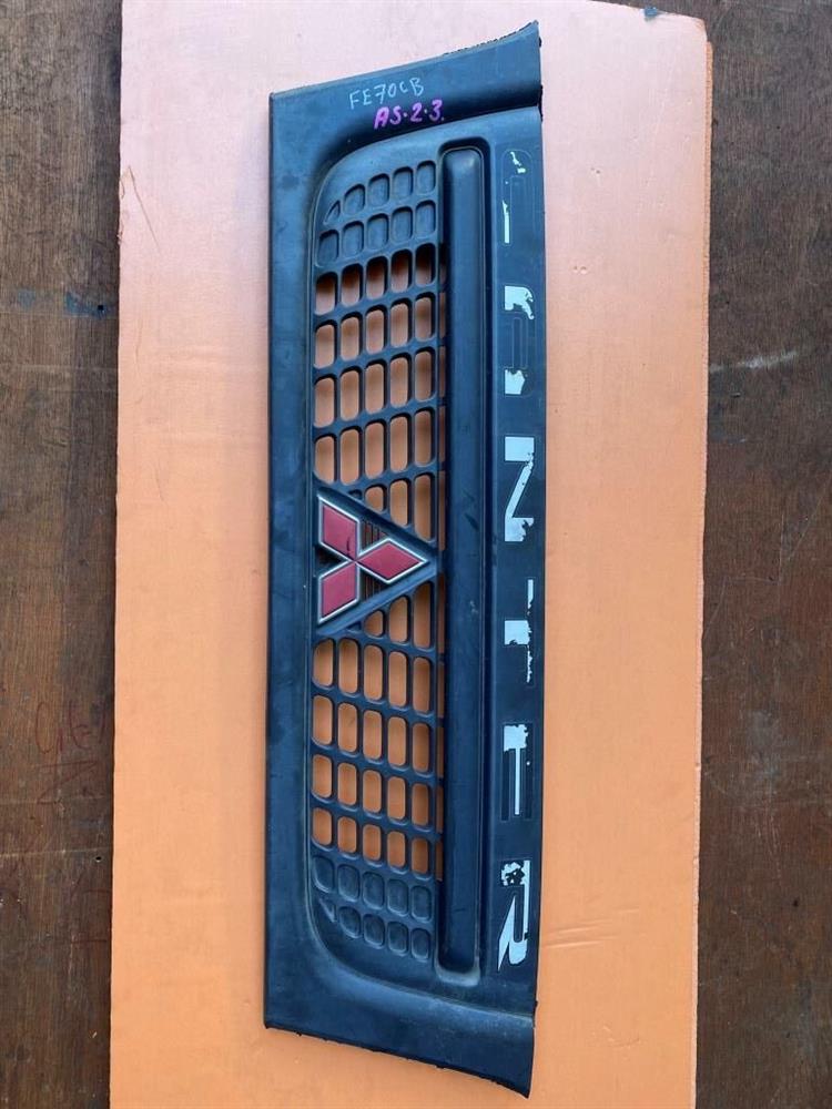 Решетка радиатора Мицубиси Кантер в Биробиджане 204165
