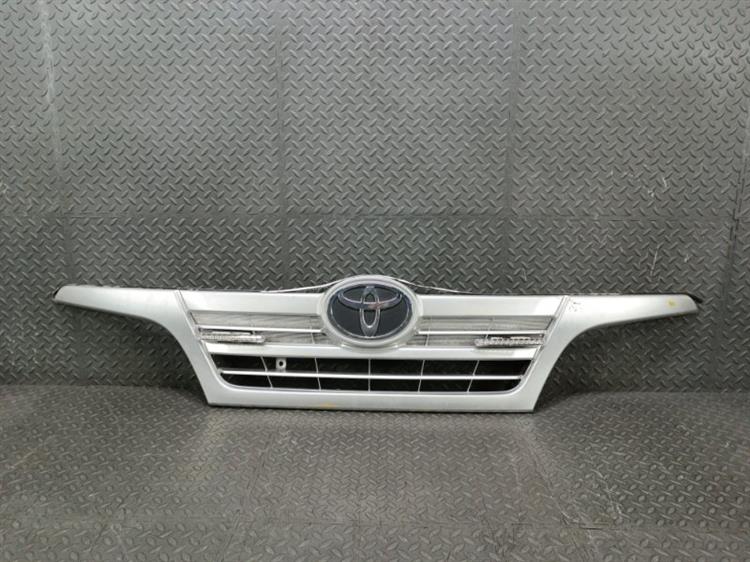 Решетка радиатора Тойота Тойоайс в Биробиджане 440640