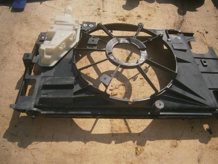 Диффузор радиатора Тойота Приус в Биробиджане 49593