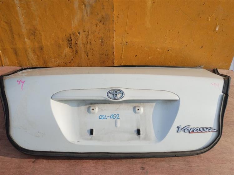 Крышка багажника Тойота Веросса в Биробиджане 50775