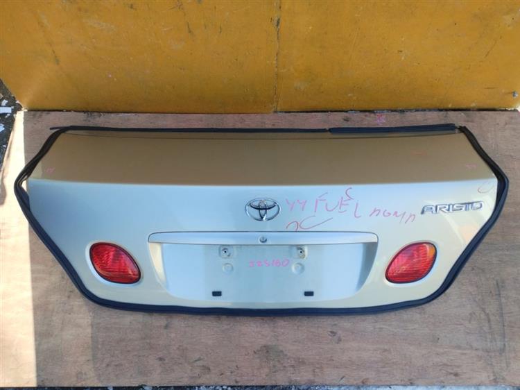 Крышка багажника Тойота Ариста в Биробиджане 50903