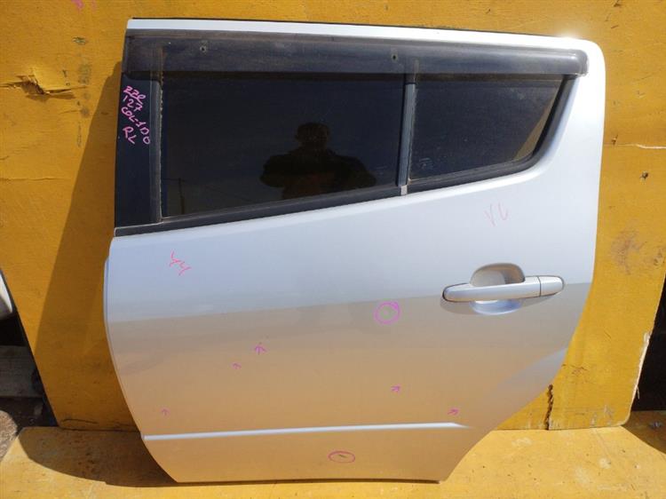 Дверь Тойота Вилл ВС в Биробиджане 554241
