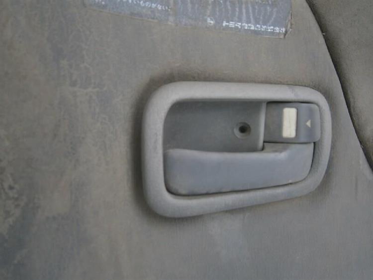 Дверь Тойота Хайс в Биробиджане 55699