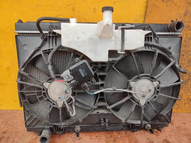 Радиатор основной Ниссан Фуга в Биробиджане 608901