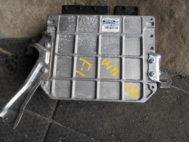 Блок управления ДВС Тойота Витц в Биробиджане 695662
