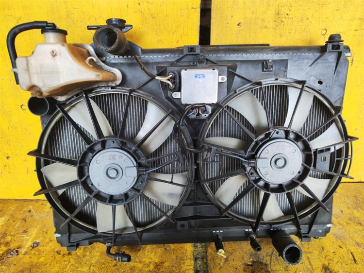 Радиатор основной Тойота Краун Маджеста в Биробиджане 69747