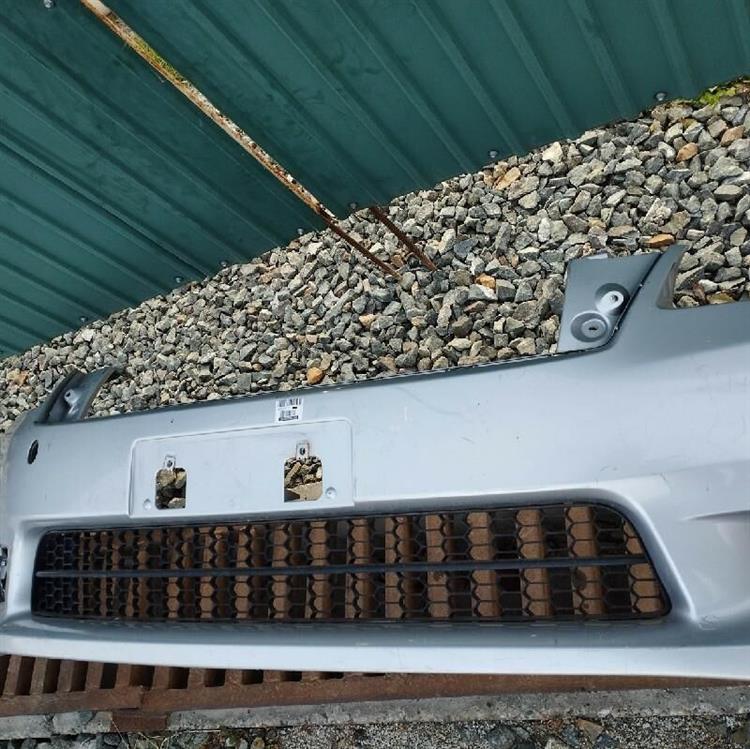 Решетка радиатора Тойота Марк Х Зио в Биробиджане 87544