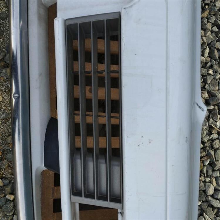 Решетка радиатора Ниссан Седрик в Биробиджане 87572