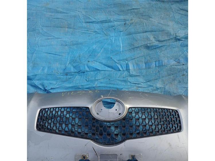 Решетка радиатора Тойота Витц в Биробиджане 88480
