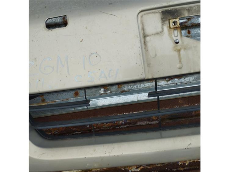 Решетка радиатора Тойота Исис в Биробиджане 91579
