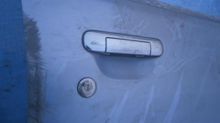 Дверь Ниссан Куб в Биробиджане 9404